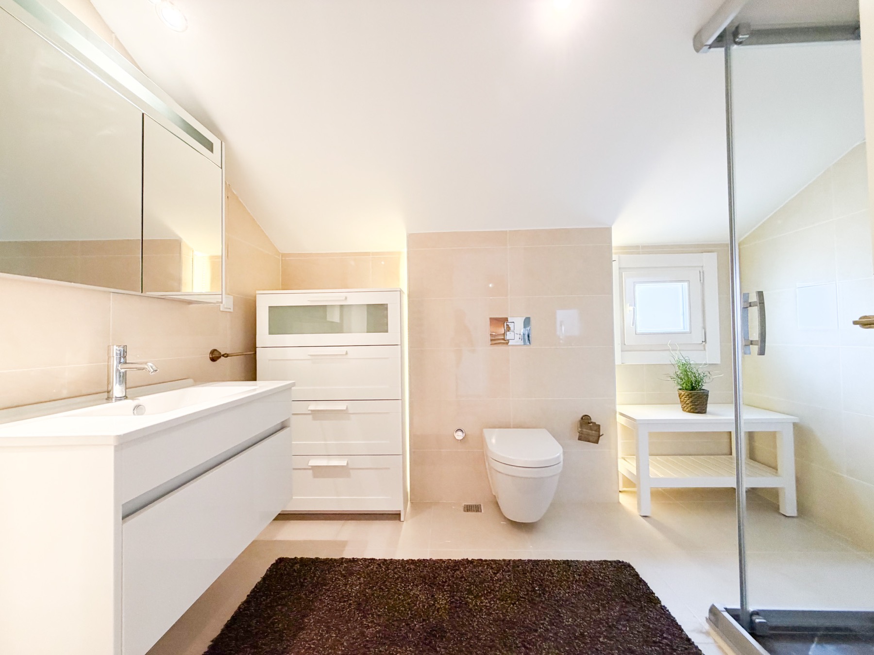 Geniş Banyo
